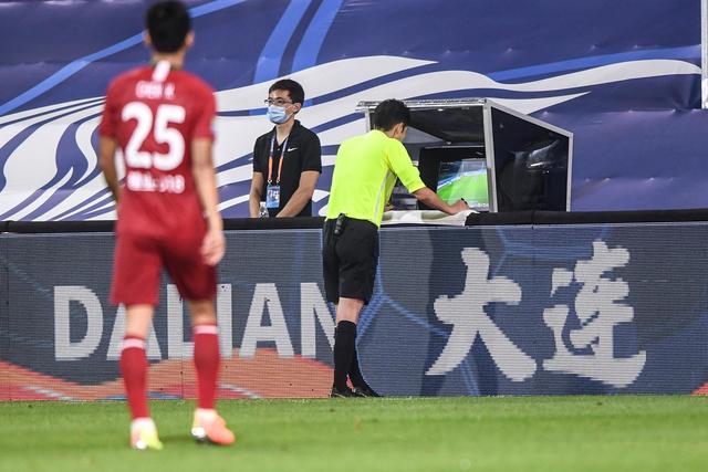 女篮内线大面积伤病 郑薇：后卫都去打内线了